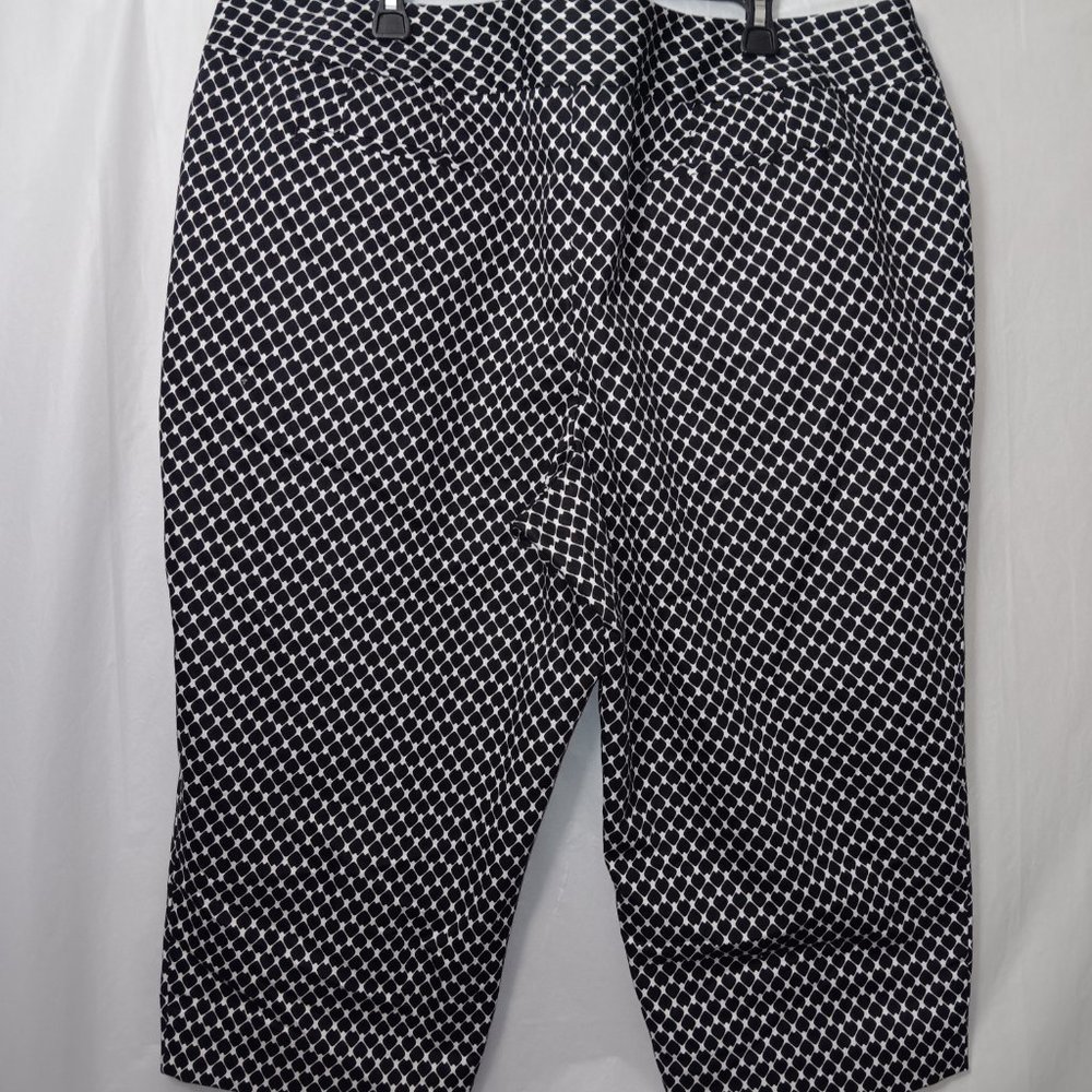 WORTHINGTON WOMAN MODERN FIT COTTON BLEND CAPRI PANTS SIZE 22W - Picture 11 of 15